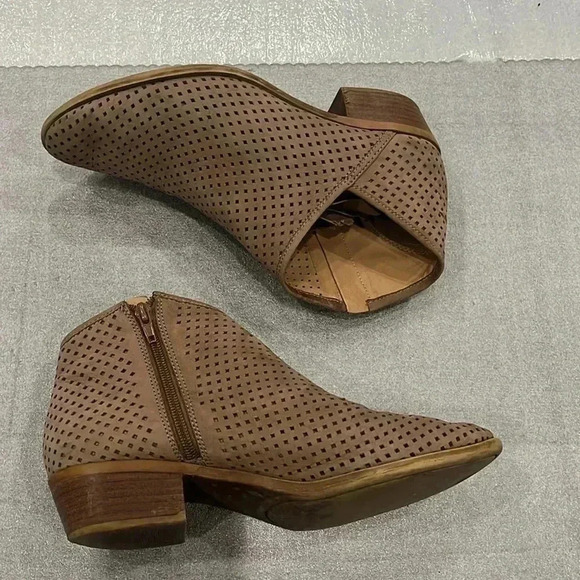 [US9.5]Lucky Brand  Basel Ankle Boots - Picture 4 of 10